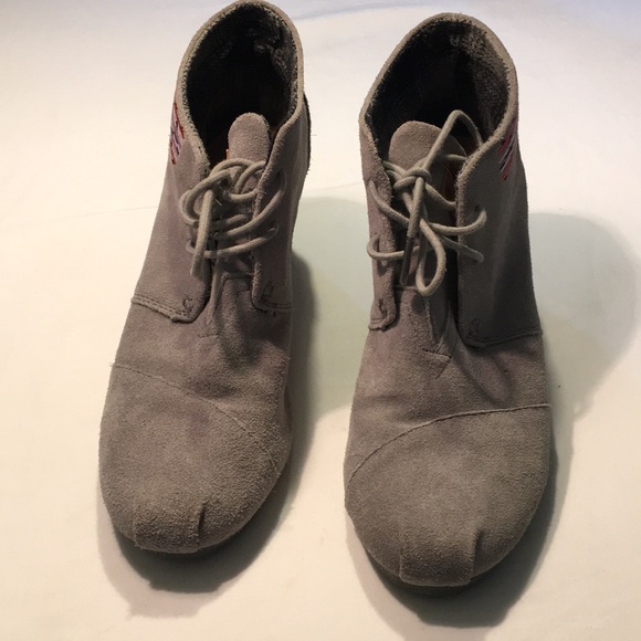 TOMS Sz 10 Embroidered Desert Wedge Ankle Booties - Picture 2 of 8